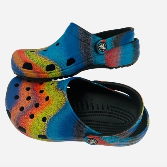 Crocs Classic Multicolor Tie-Spray Dye Graphic Clog, Big Kid 5M, NWOT - Picture 9 of 12